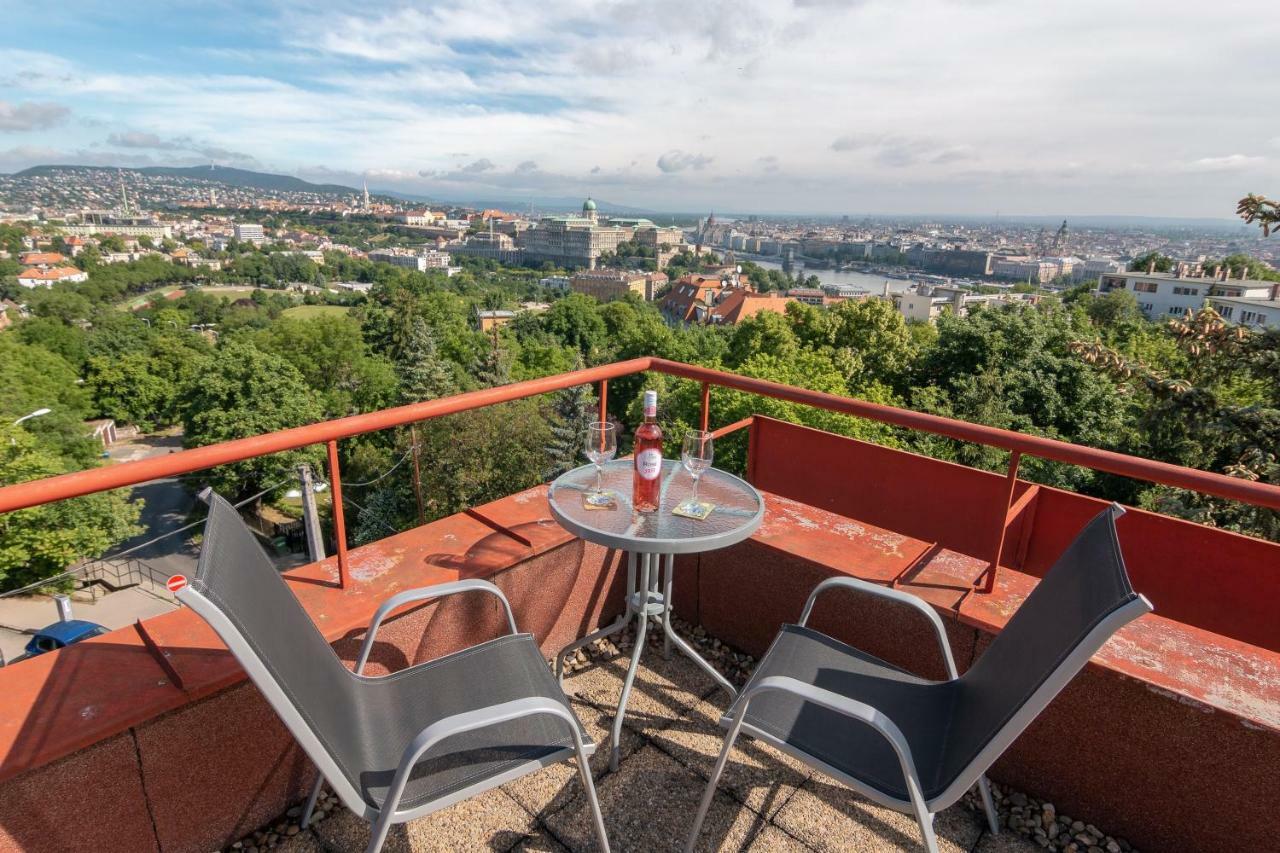 Apartment On Gellert Hill Downtown With Free Garage & Castle View Budapesta Exterior foto