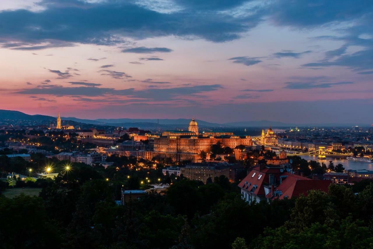 Apartment On Gellert Hill Downtown With Free Garage & Castle View Budapesta Exterior foto